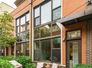 936 N Crosby St, Chicago, IL 60610