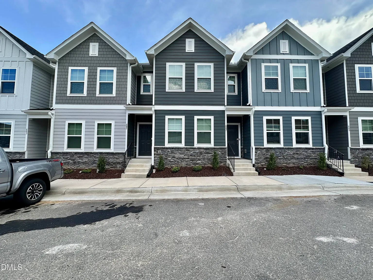 2 bed, 2.5 bath, 1370 sqft, $1,895 — Photo 1