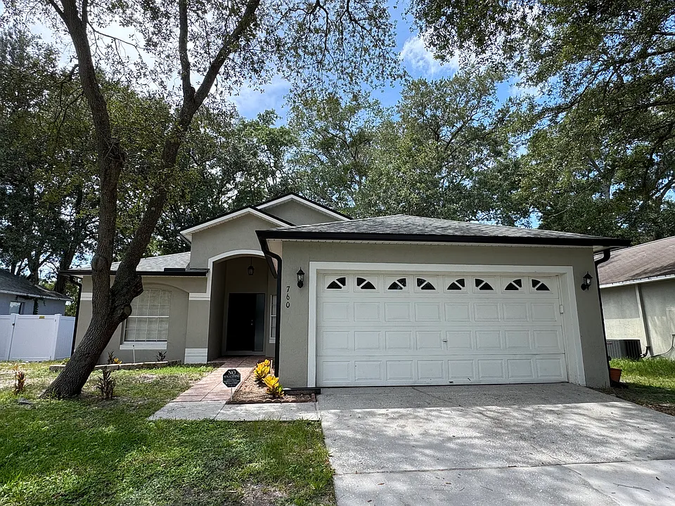 760 N Lake Ave
