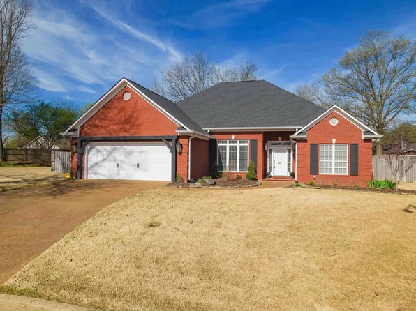 144 Chapel Creek Dr, Jackson, TN 38305