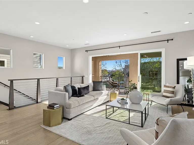 217 Cultivate — Photo 16