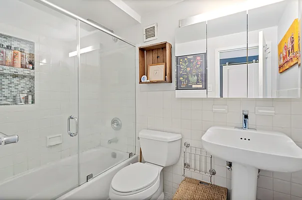 Sold by R New York | media 8