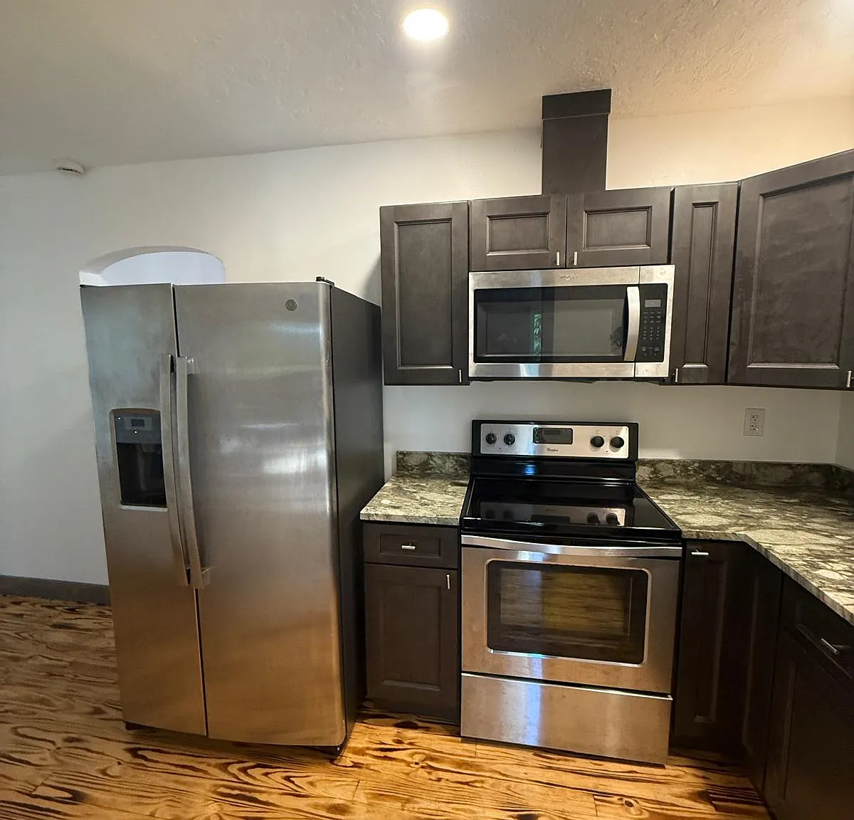 2 bed, 750 sqft, $1,875 — Photo 2