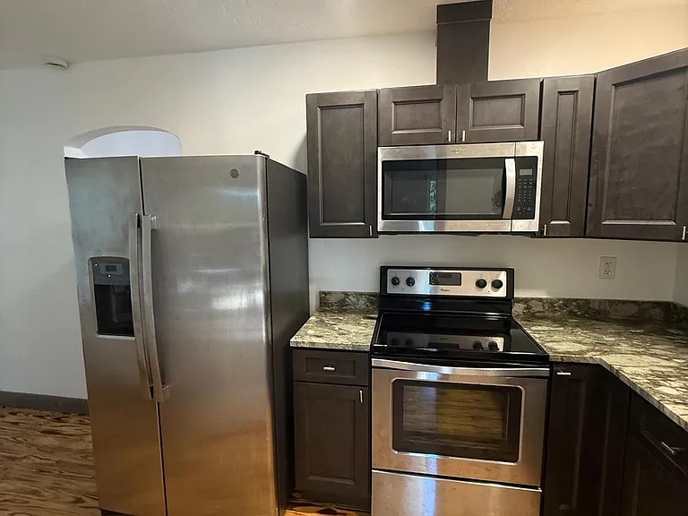 905 Citrus Ave — Photo 2