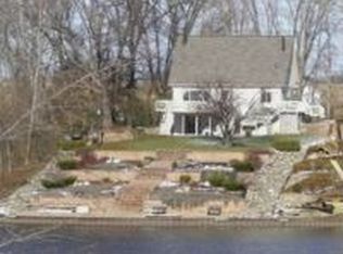 14335 Crestridge Dr, Cement City, MI 49233
