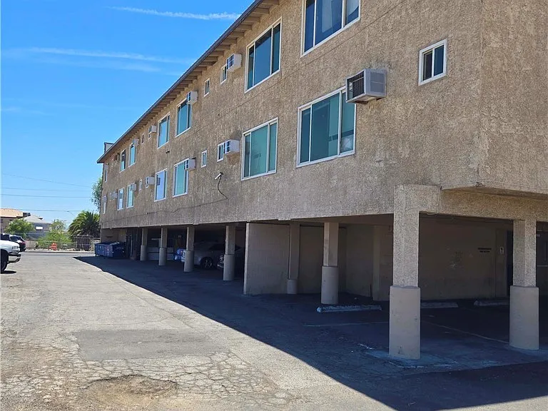 305 N 10th St #20 — Photo 9