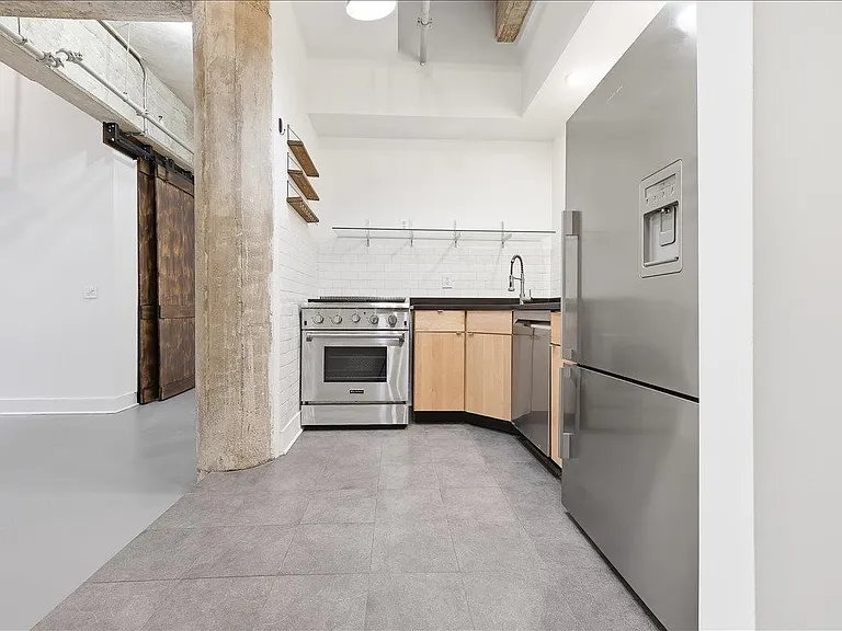 140 Bay St #6F — Photo 9