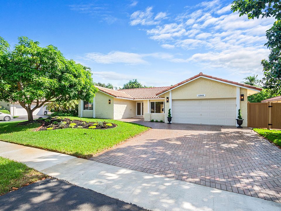 1st image of 1340 NW 97TH Avenue