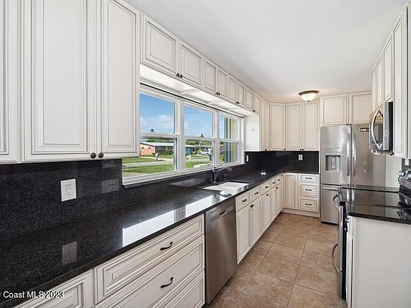 3rd image of 1540 Nassau St