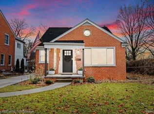 13365 Balfour Ave, Huntington Woods, MI 48070