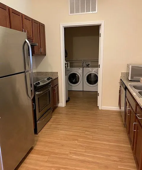 The Enclave Apartments — Photo 39