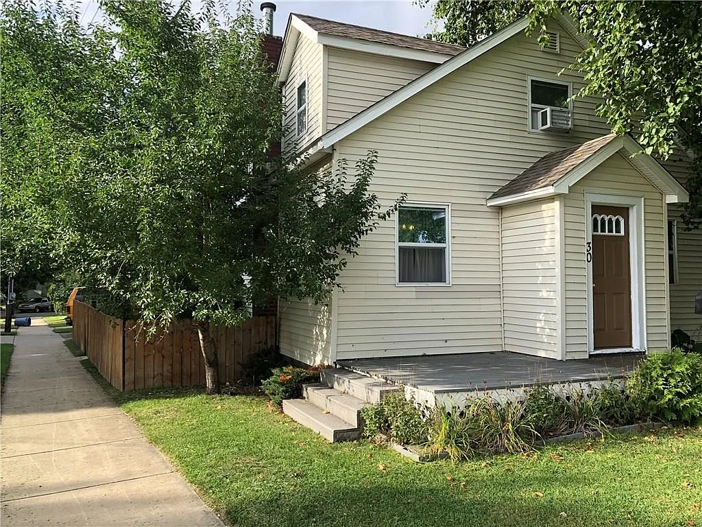 30 Clay St photo 1