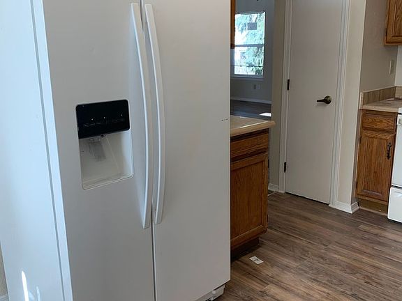 3rd image of 3450 Cedarhurst Way