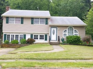 26 Pleasant Valley Dr, West Deptford, NJ 08096