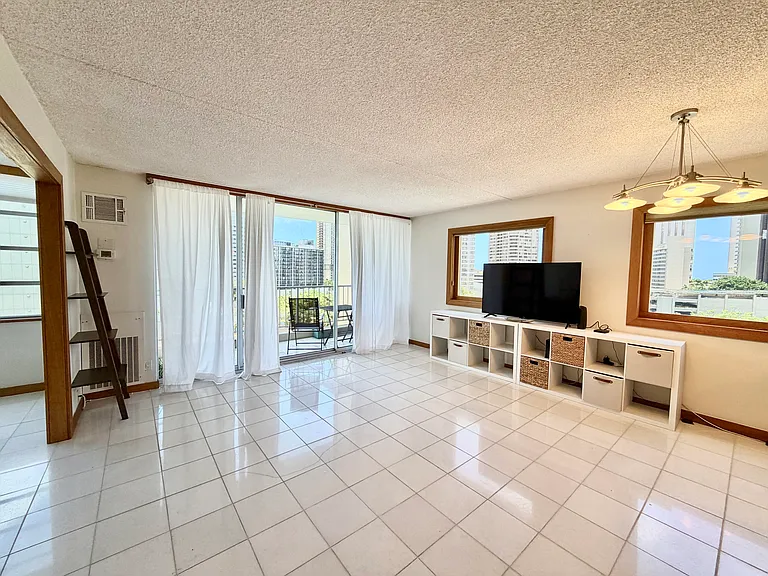 400 Hobron Ln #901 — Photo 11