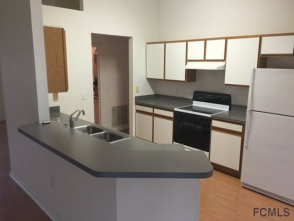 3rd image of 22 Buttermill Dr