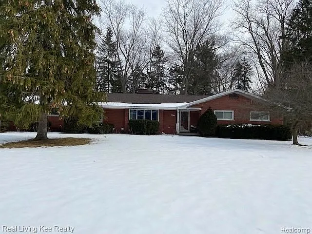 52824 Antoinette Ct photo 1