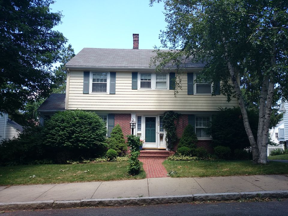 2nd image of 32 Robin St