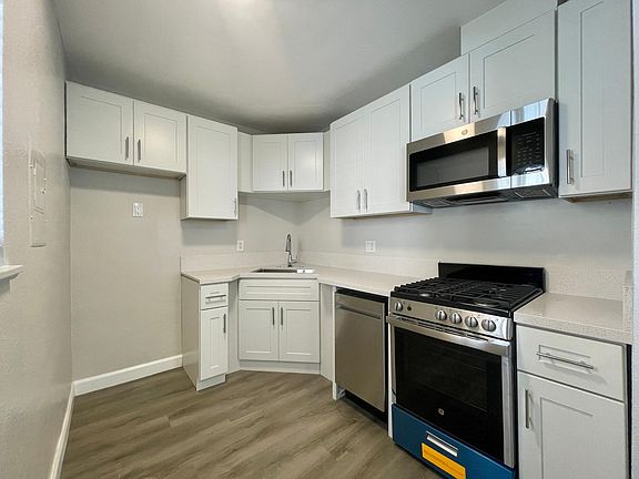 4th image of 105 Roswell Ave #4