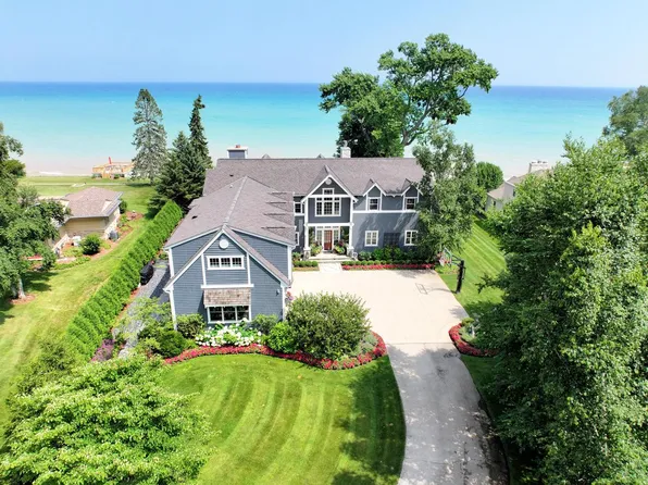 8100 North Beach DRIVE, Fox Point, WI 53217