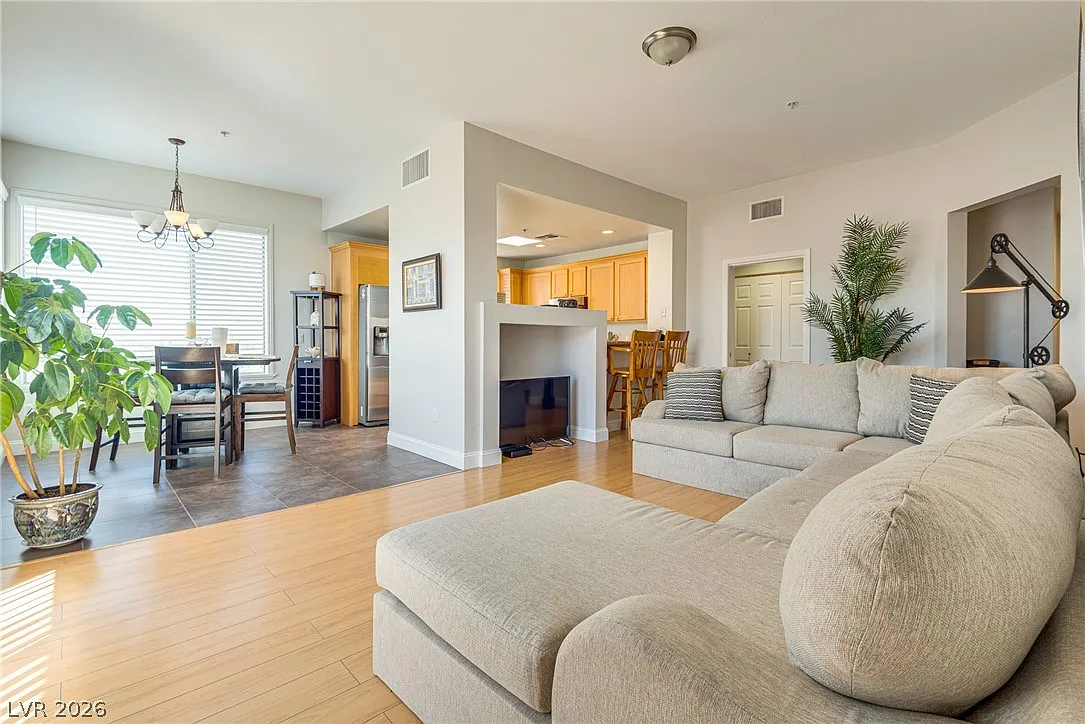 2 bed, 2.0 bath, 1198 sqft, $1,650 — Photo 1