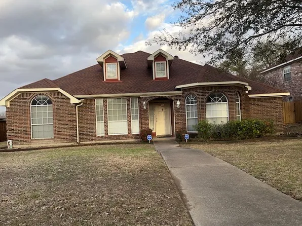 704 Kelsie Ln, Desoto, TX 75115