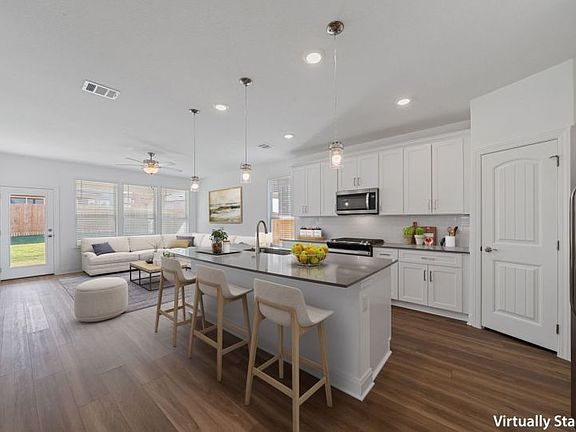 Eat-In Kitchen Island