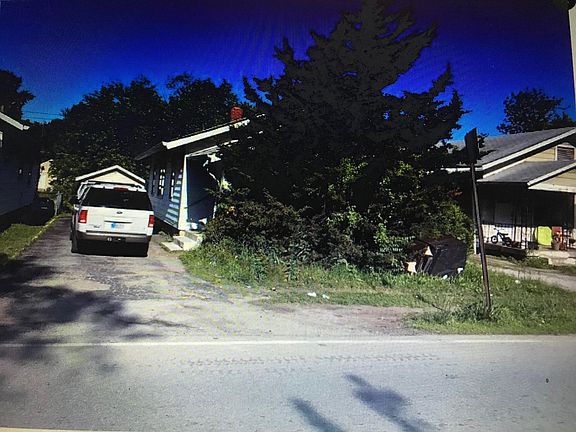 3rd image of 1624 N Tibbs Ave