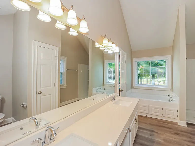 385 Fairway Ct — Photo 16