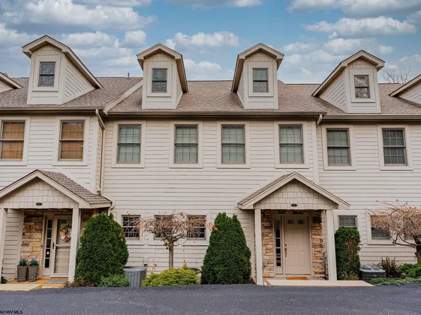 16 Waterside Dr, Morgantown, WV 26508