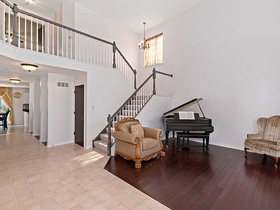 5th image of 5212 Kingsbury Estates Dr