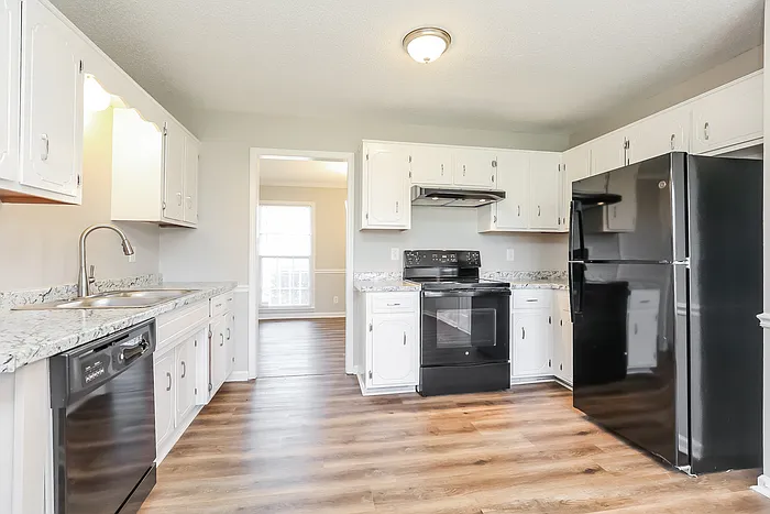1237 Cobblestone Ln — Photo 4