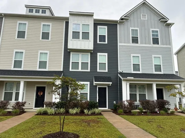 823 Recess Point Dr, Moncks Corner, SC 29461