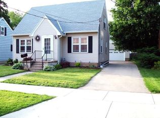 1210 W Spring St, Appleton, WI 54914