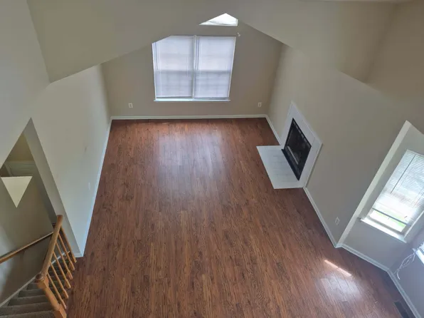 2102 Brookhaven Dr #1, Morrisville, PA 19067
