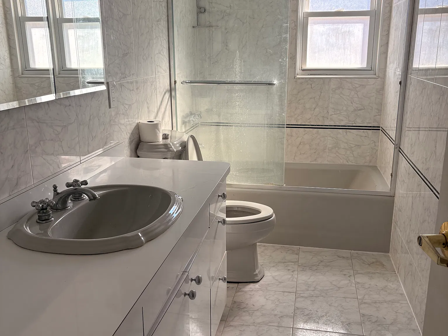 3 bed, 1.5 bath, 1000 sqft, $3,200 — Photo 4