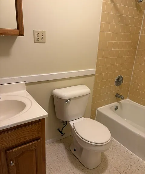 28 Dinan Dr #5 — Photo 7