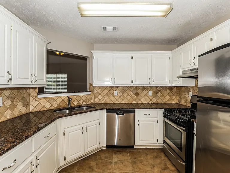 101 Floresta Dr — Photo 7