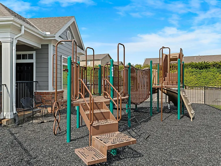 Highland Ridge — Photo 20