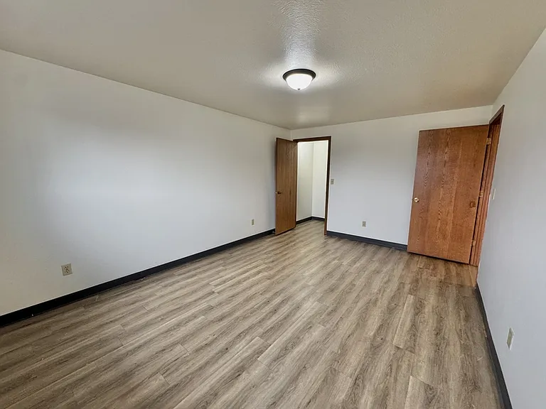 1721 Lenwood Ave #10 — Photo 8