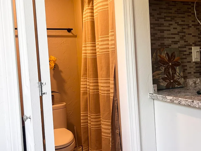47 Vernon St E #2 — Photo 13