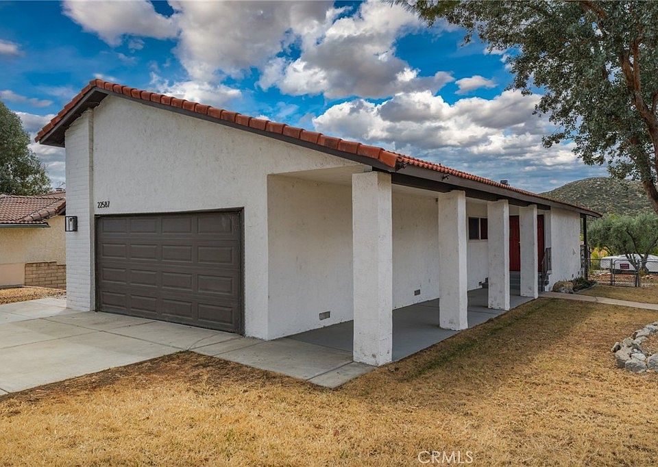1st image of 22587 Canyon Lake Dr S