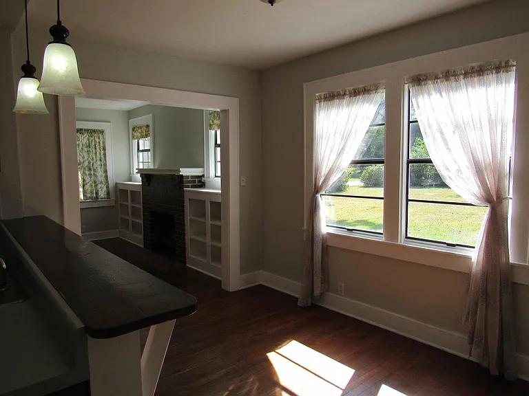 1401 Brown Ave — Photo 11