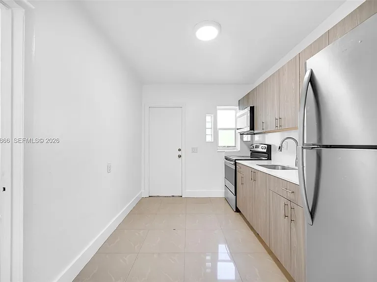 555 NW 90th St #EL — Photo 11