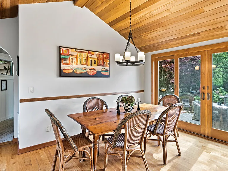 16 Bryan Rd — Photo 10