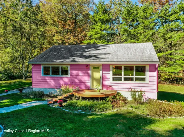 3 Gardiner Park Road, New Paltz, NY 12561