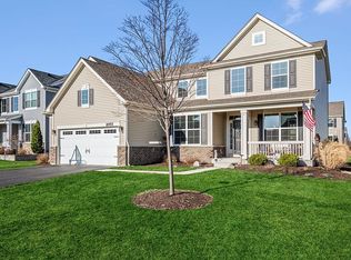 8955 Clinnin Ln, Huntley, IL 60142