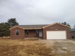 1076 Eclipse St, Scottsburg, IN 47170