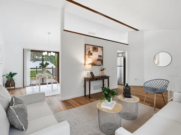 8433 Sheridan Ave N, Brooklyn Park, MN 55444