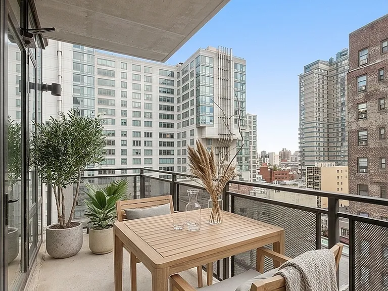 148 E 24th St #12B — Photo 6